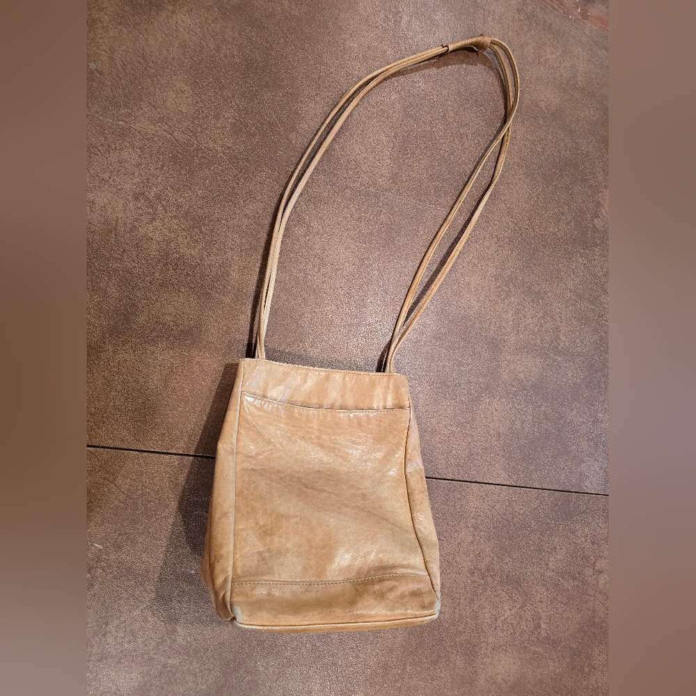 East West Shoulder Bag Crossbody Camel Color Leather Vintage